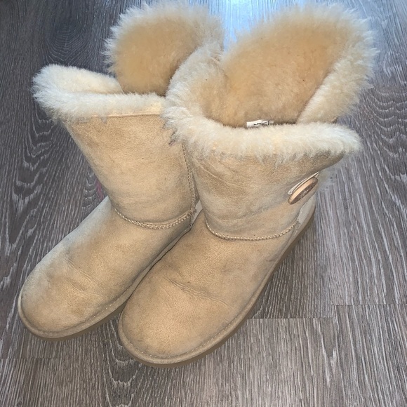 Bailey Button - Picture 2 of 3